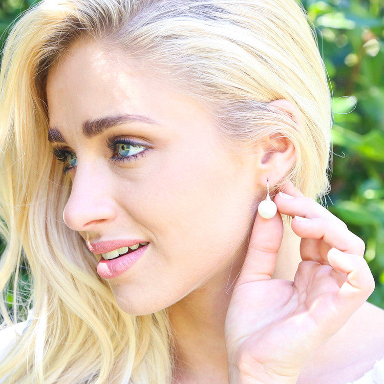 Urban Zen Pearl Drop Earrings. E1015