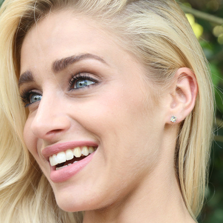 Solitaire Swarovski Stud Earrings. E2818