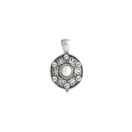 Lily Rose Pearl Pendant. EN1091